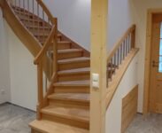 90ab377d-6019-4e61-9259-ce1865f22604 Treppe